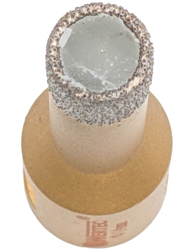 Nasyp diamentowy koronki do gresu Wertec o średnicy 14mm. Nasyp diamentowy koronki do gresu Wertec o średnicy 14mm.