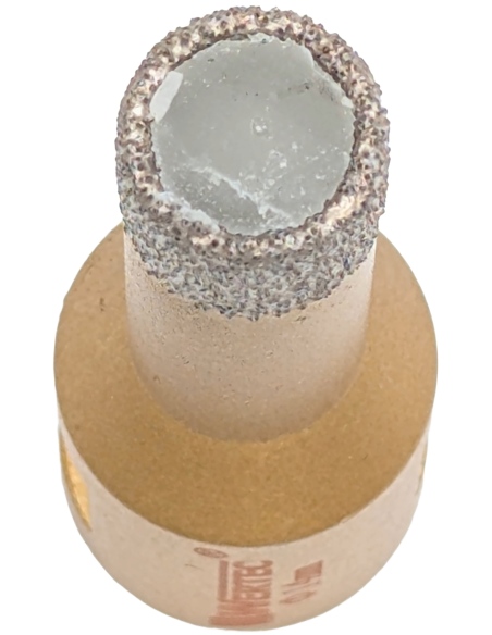 Nasyp diamentowy koronki do gresu Wertec o średnicy 14mm.